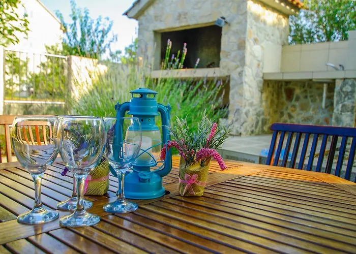 Casa vacanze House With Garden And Barbecue Grill In