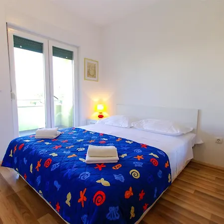 Semesterbostad House With Garden And Barbecue Grill In